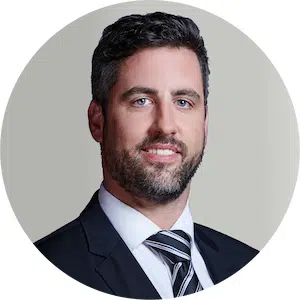 QCAM Ralph Jaeger CRO portrait h-grau rund 300